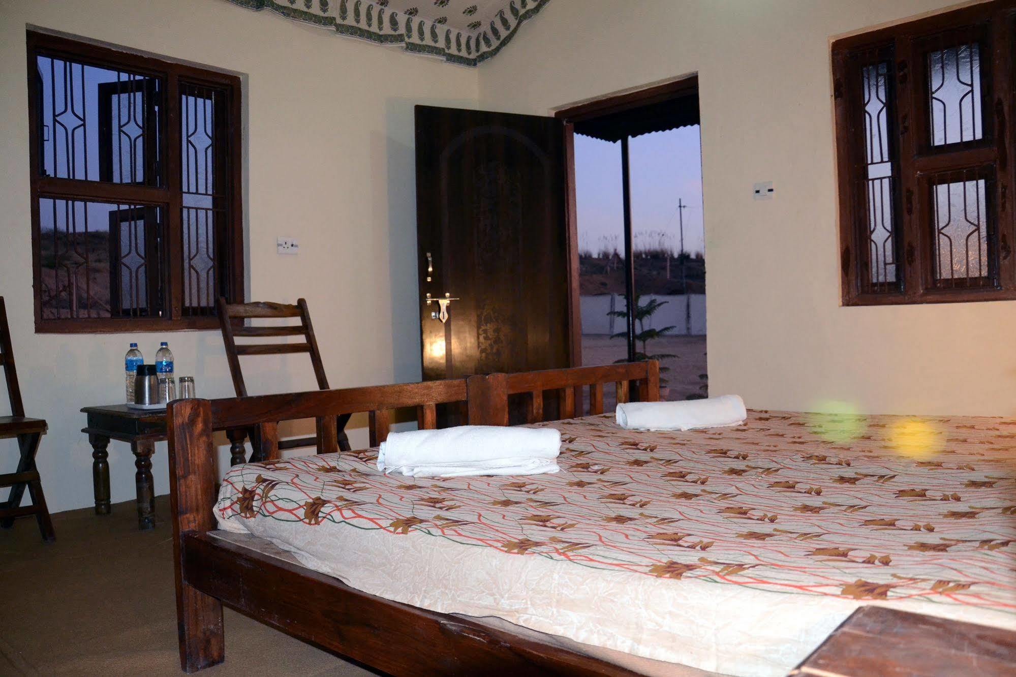 Pushkar Adventure Desert Camp ภายนอก รูปภาพ